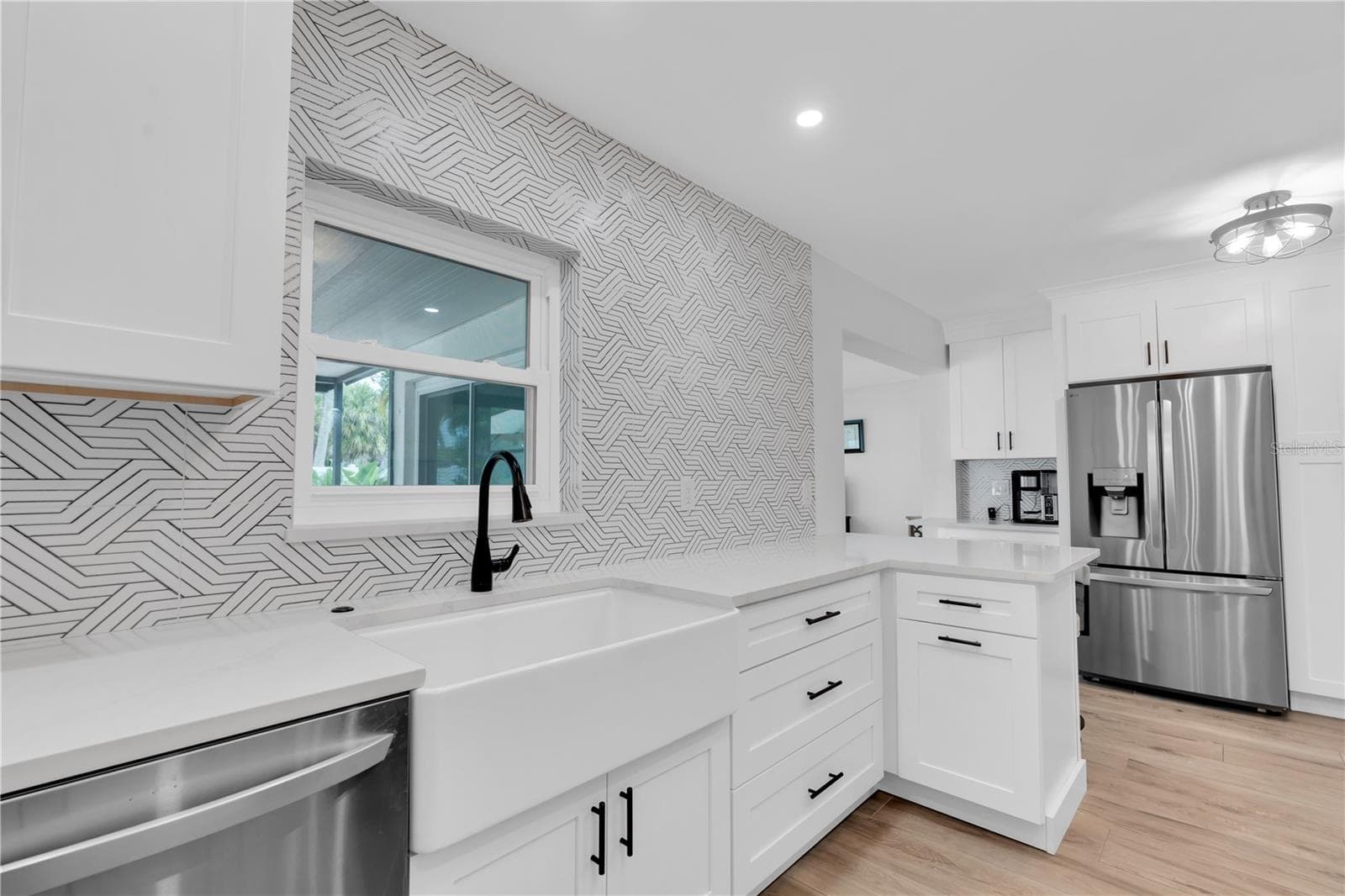 430 88TH AVENUE — photo 9 of 37