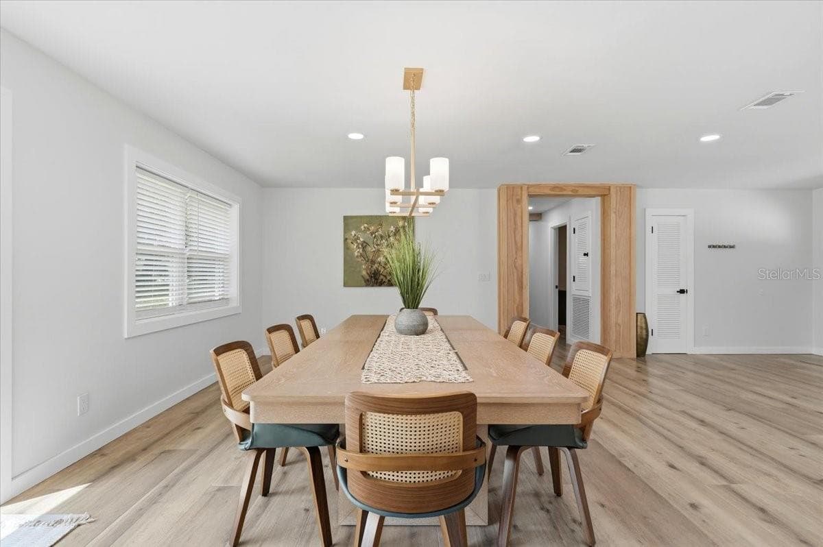 2072 LAKE ARIANA BOULEVARD — photo 13 of 49