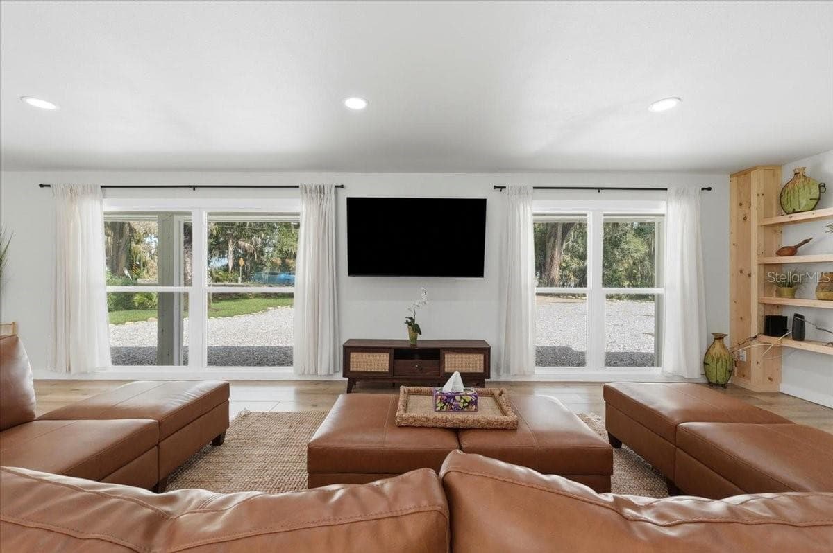 2072 LAKE ARIANA BOULEVARD — photo 6 of 49