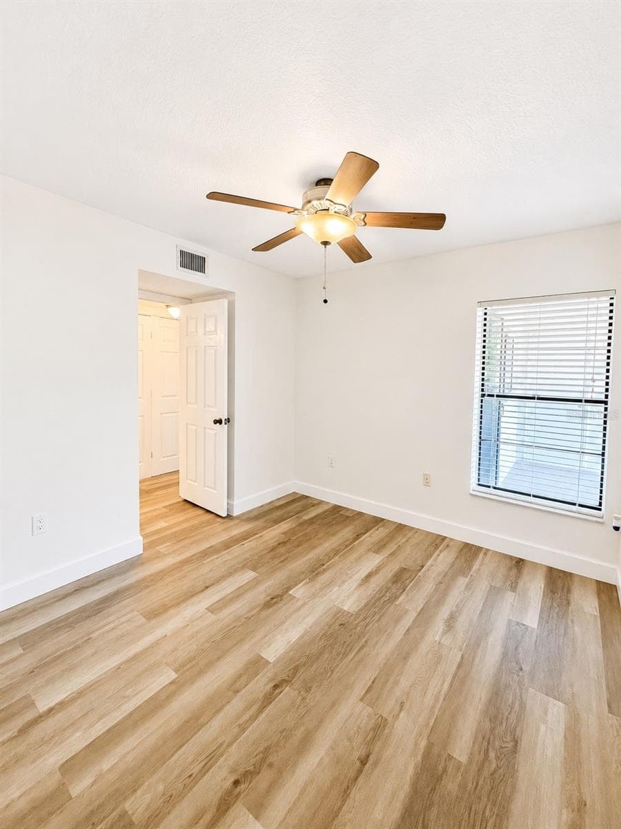 1054 LOTUS COVE COURT — photo 9 of 54