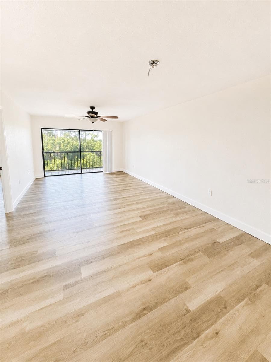1054 LOTUS COVE COURT — photo 5 of 54