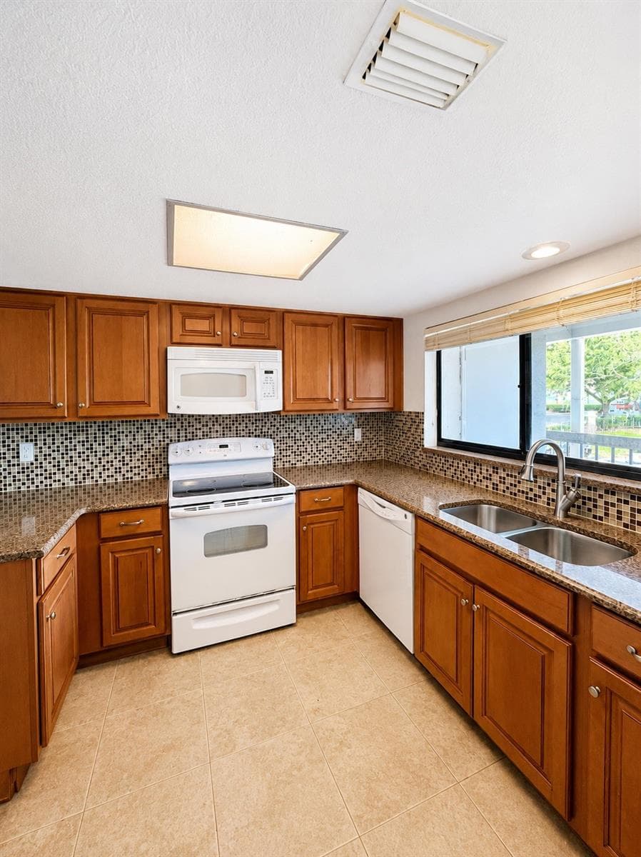 1054 LOTUS COVE COURT — photo 2 of 54