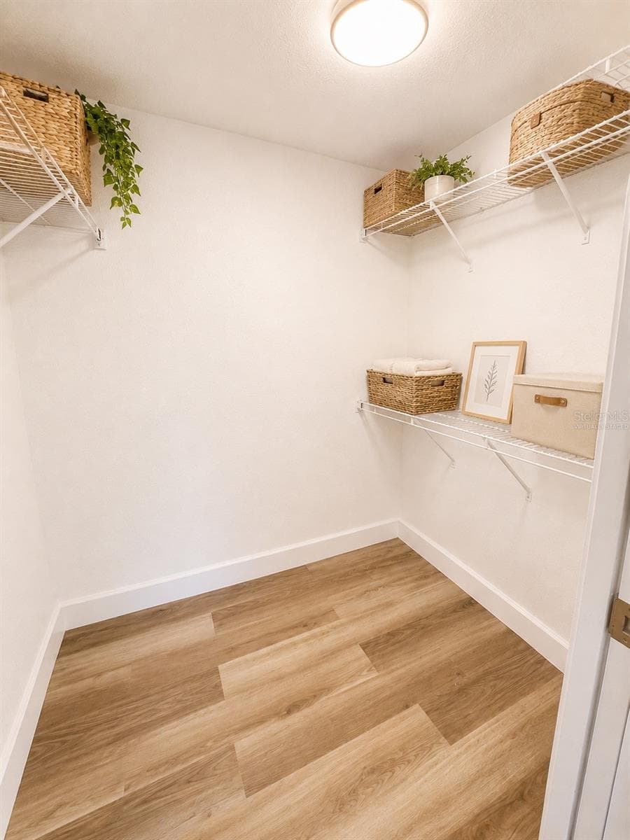 1054 LOTUS COVE COURT — photo 17 of 54