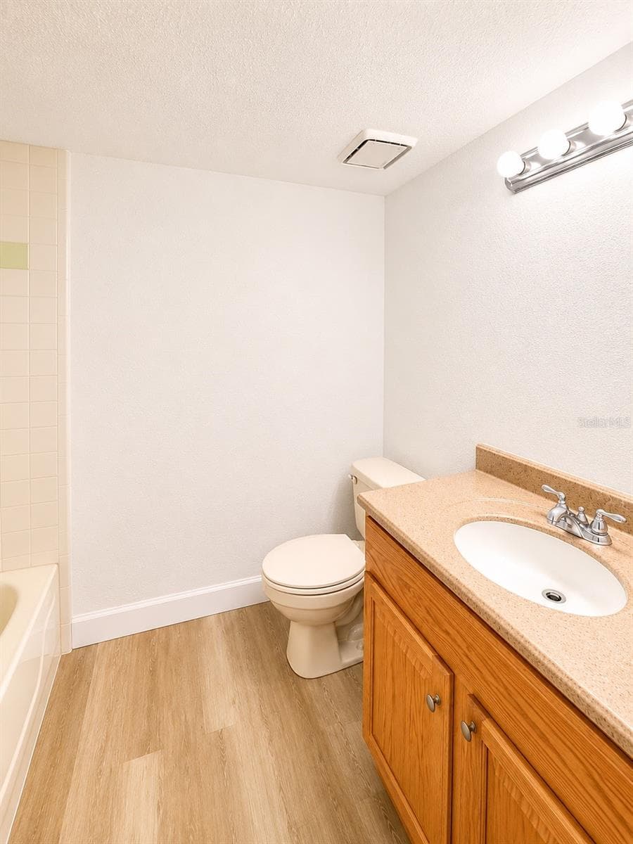1054 LOTUS COVE COURT — photo 10 of 54