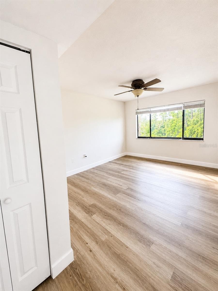 1054 LOTUS COVE COURT — photo 15 of 54