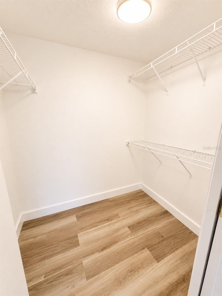 1054 LOTUS COVE COURT — photo 16 of 54