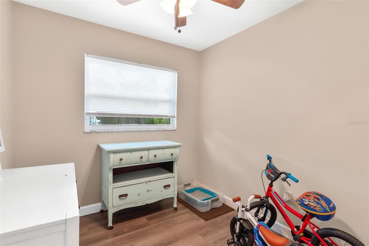 709 CINDY AVENUE — photo 25 of 33