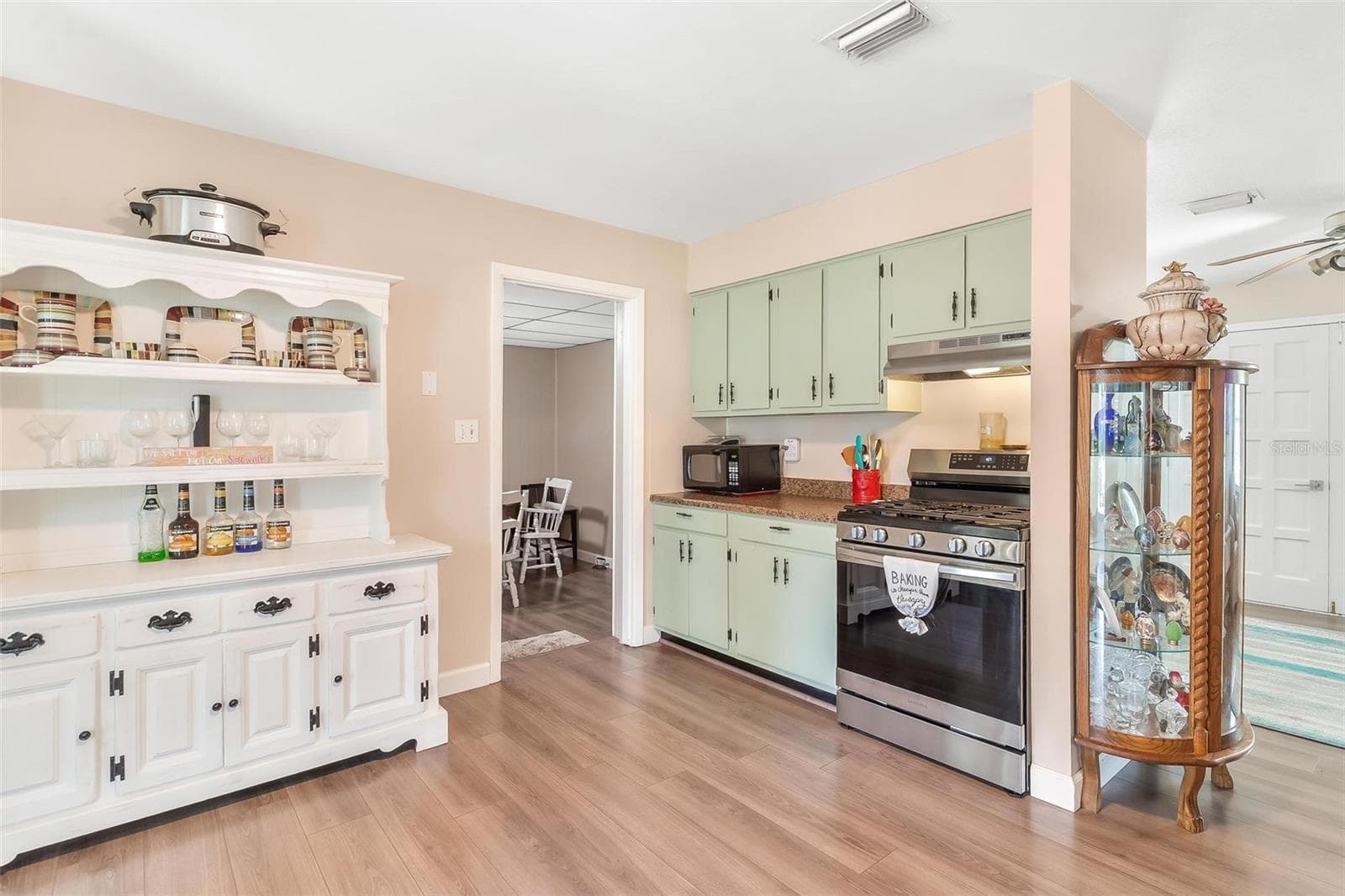 709 CINDY AVENUE — photo 9 of 33