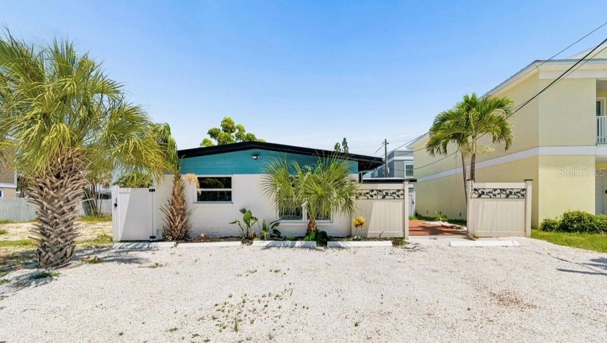 14906 BAYSHORE DRIVE — photo 2 of 54