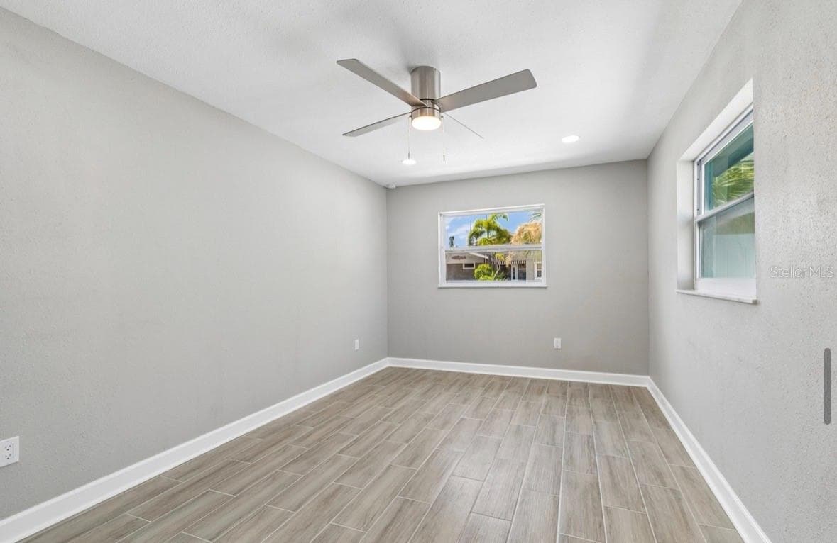 14906 BAYSHORE DRIVE — photo 34 of 54