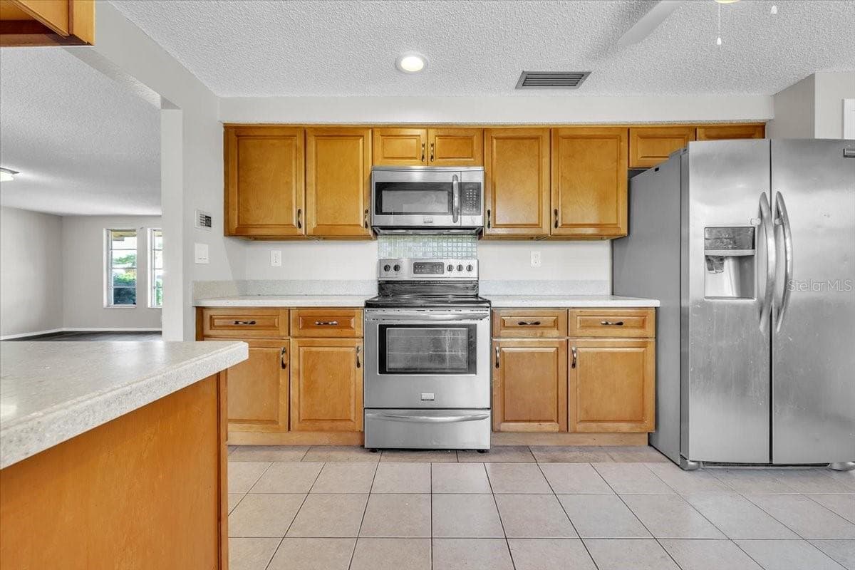528 MAGNOLIA AVENUE — photo 10 of 40
