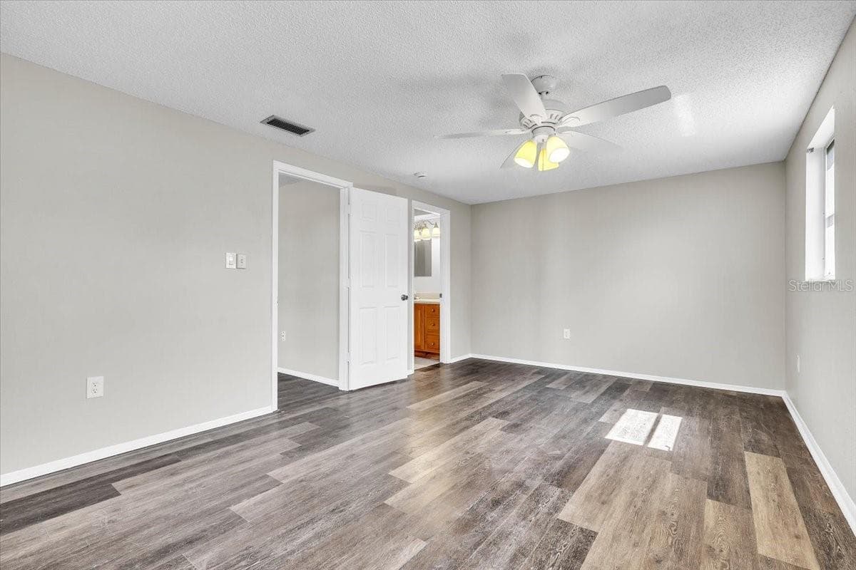 528 MAGNOLIA AVENUE — photo 16 of 40