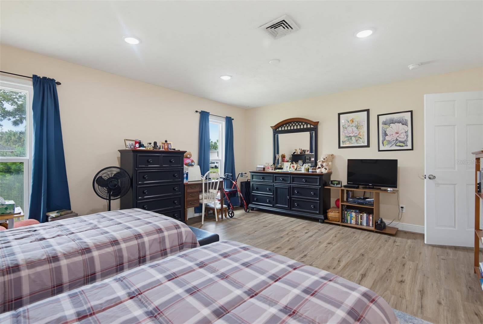 33 SANDCASTLE DRIVE — photo 36 of 89