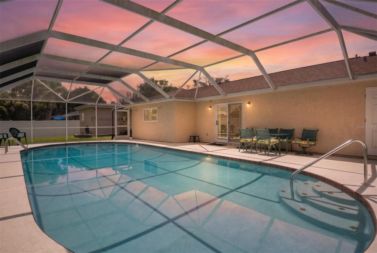 33 SANDCASTLE DRIVE — photo 4 of 89