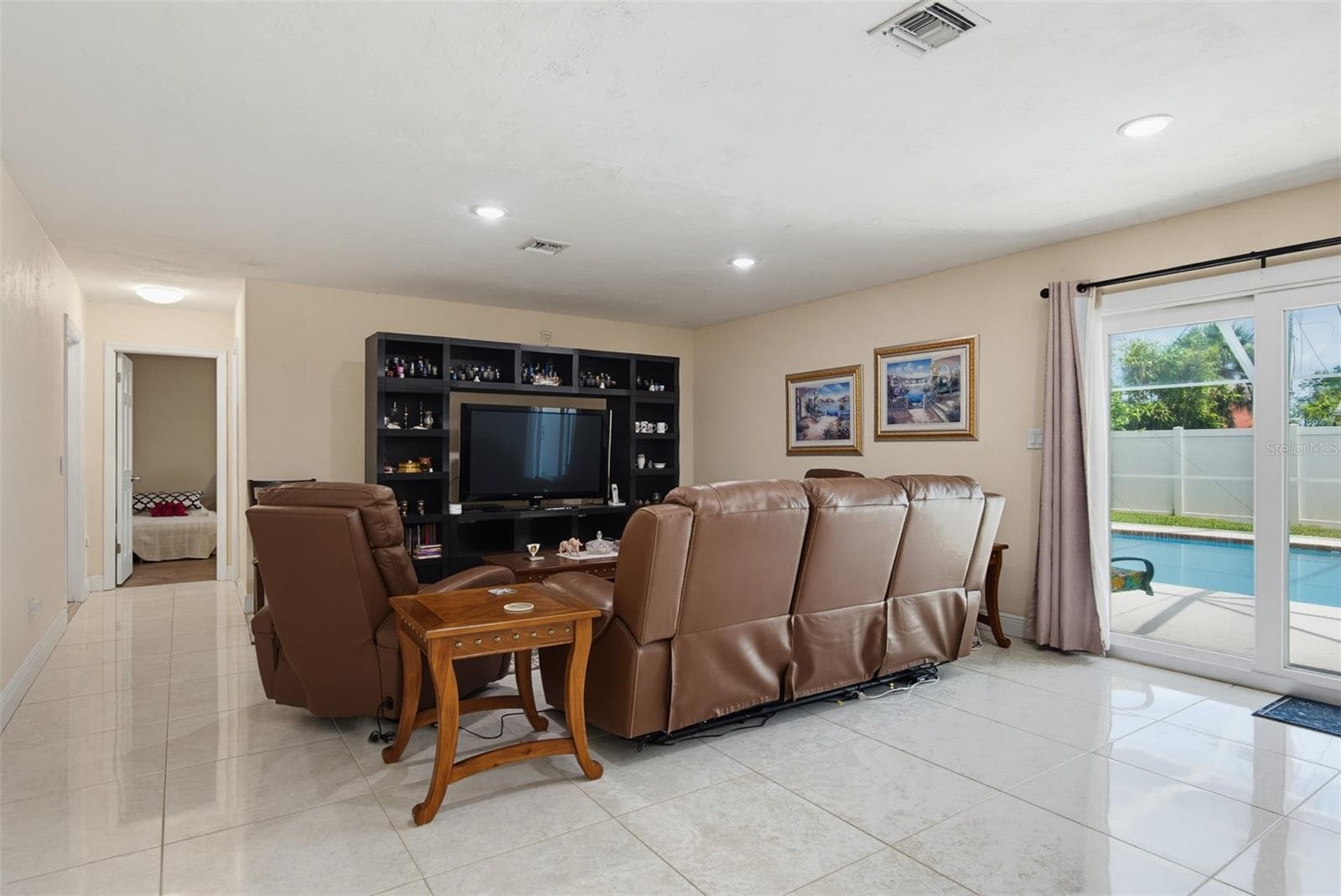 33 SANDCASTLE DRIVE — photo 30 of 89