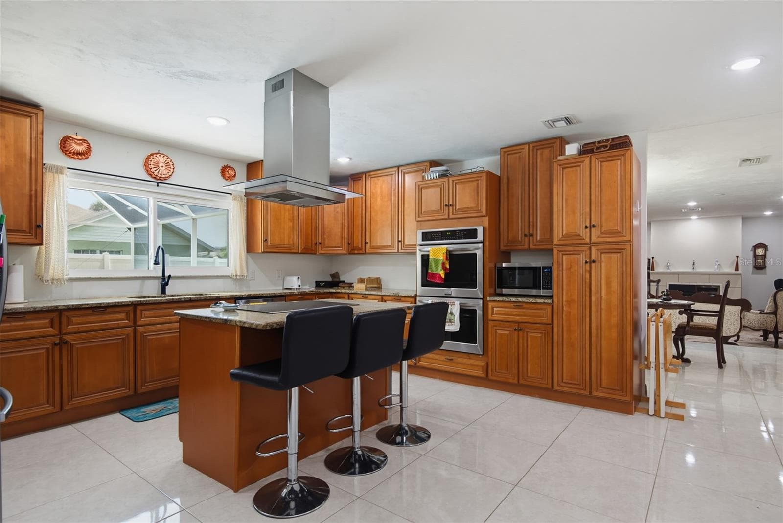 33 SANDCASTLE DRIVE — photo 18 of 89