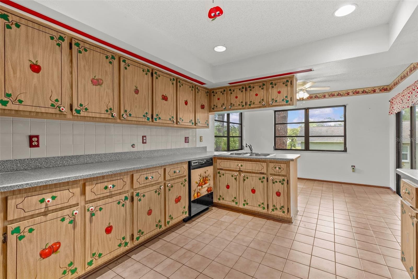 505 VILLAGE OAK DRIVE — photo 15 of 49