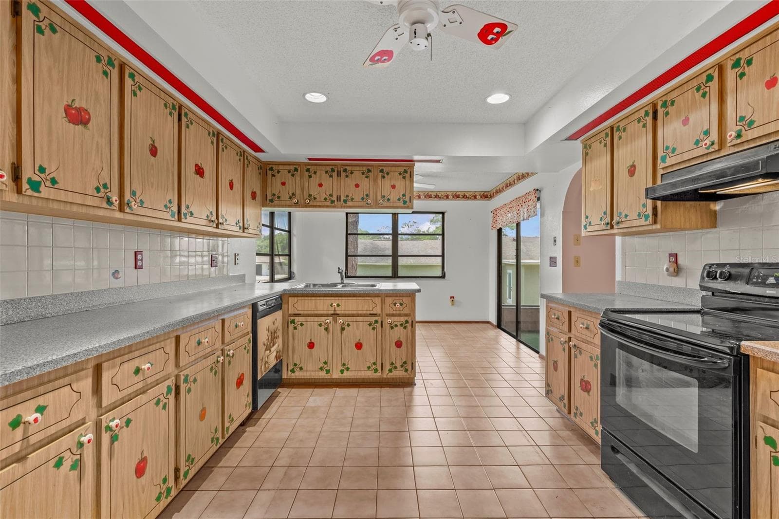 505 VILLAGE OAK DRIVE — photo 13 of 49