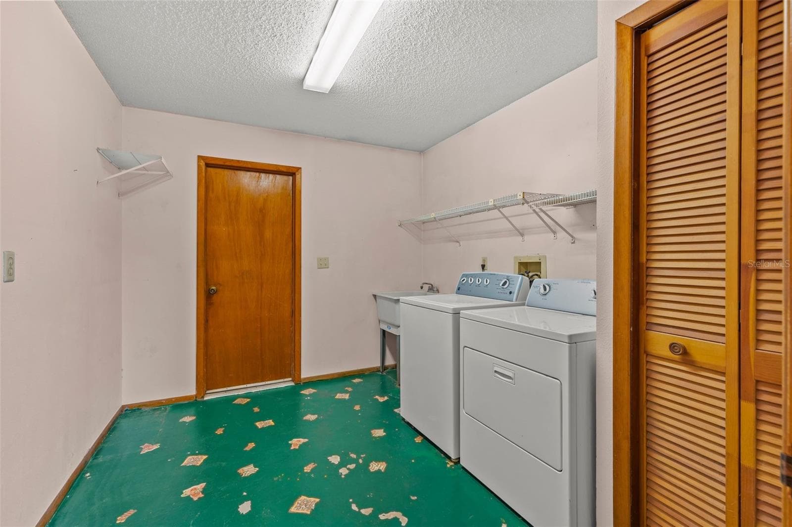 505 VILLAGE OAK DRIVE — photo 32 of 49