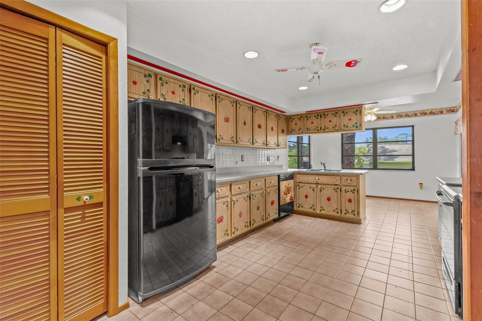 505 VILLAGE OAK DRIVE — photo 12 of 49