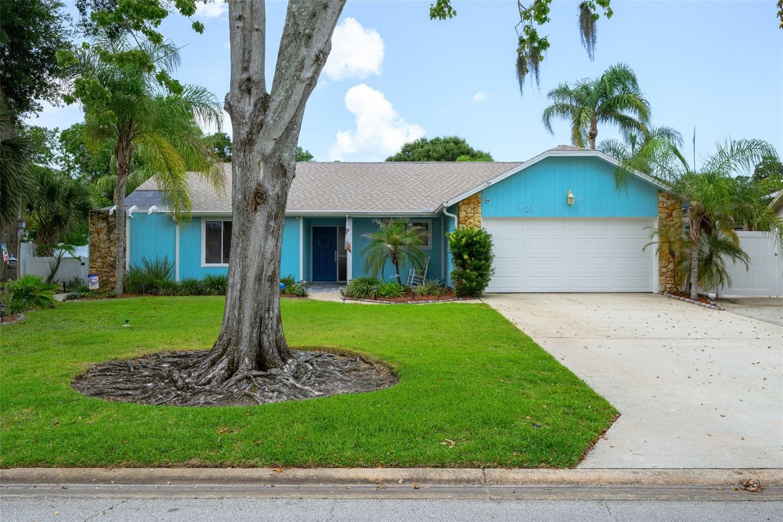 1123 SHERBOURNE WAY