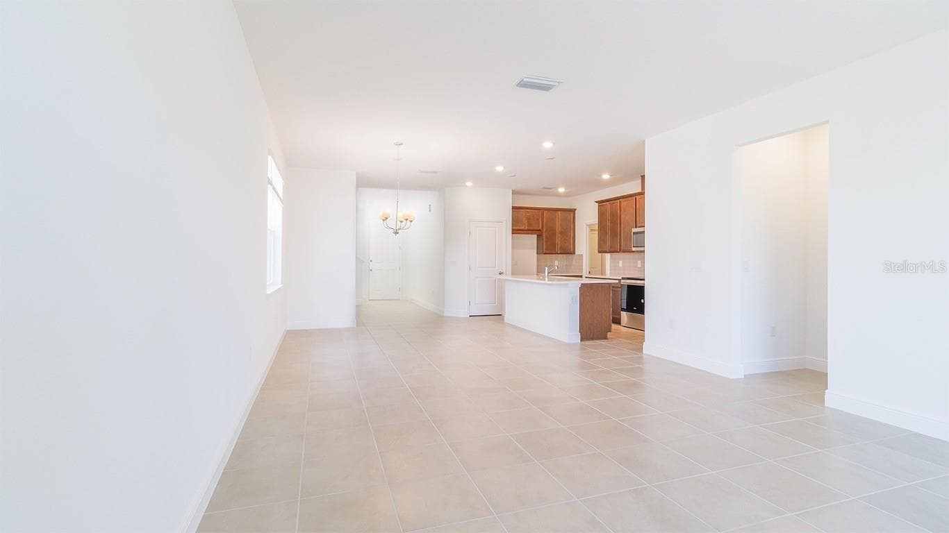 2144 SUNSHINE PEAK DRIVE — photo 7 of 23