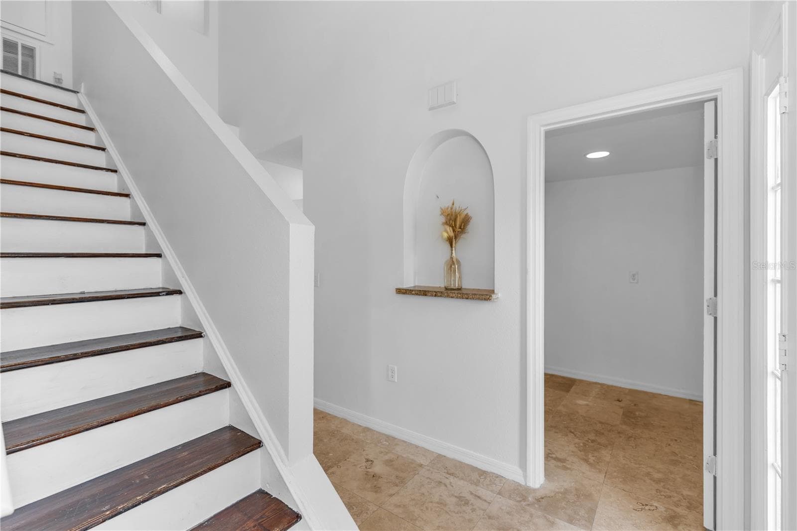 145 HARTWOOD STREET — photo 4 of 41