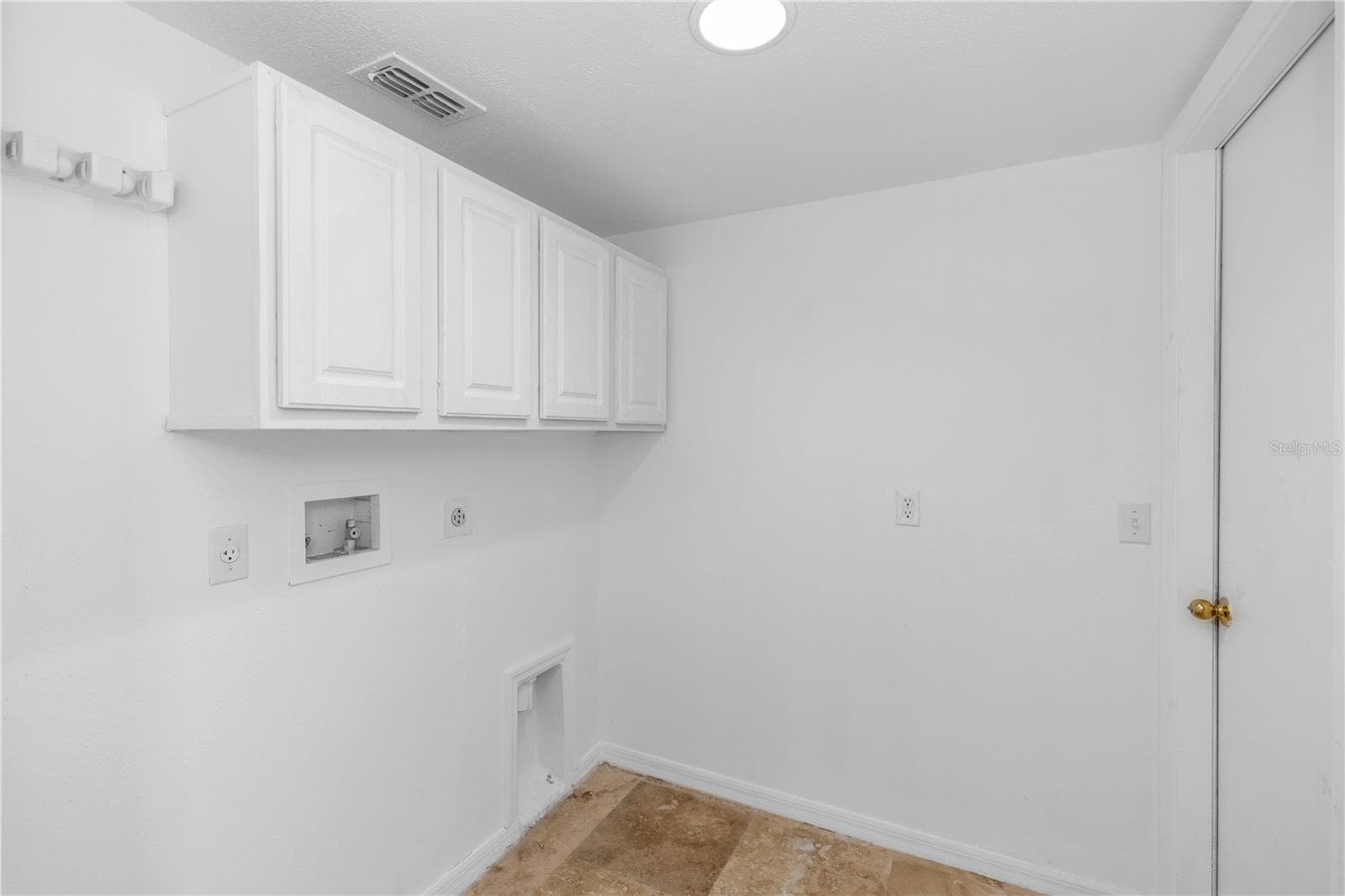 145 HARTWOOD STREET — photo 5 of 41