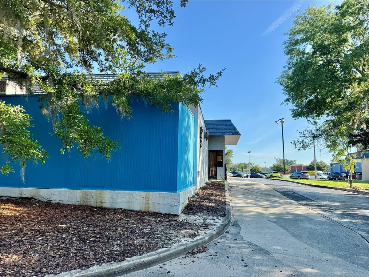 1520 LAKEVIEW DRIVE — photo 4 of 22
