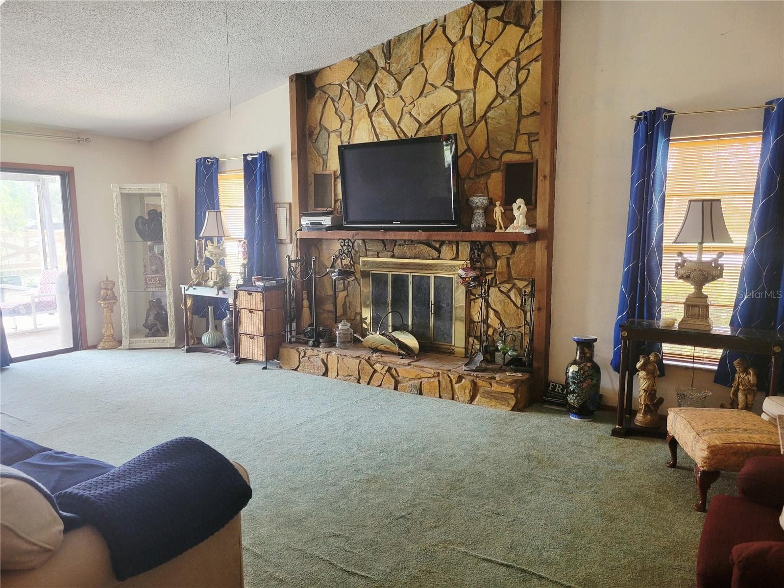8962 JENA ROAD — photo 15 of 40