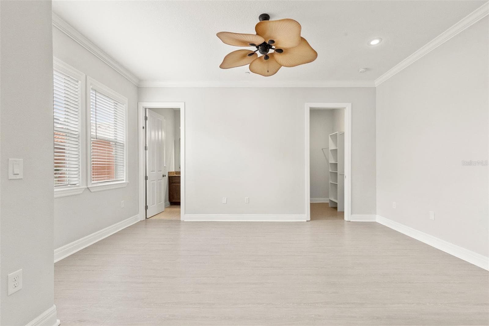 905 VILLA VENICIA WAY — photo 26 of 55