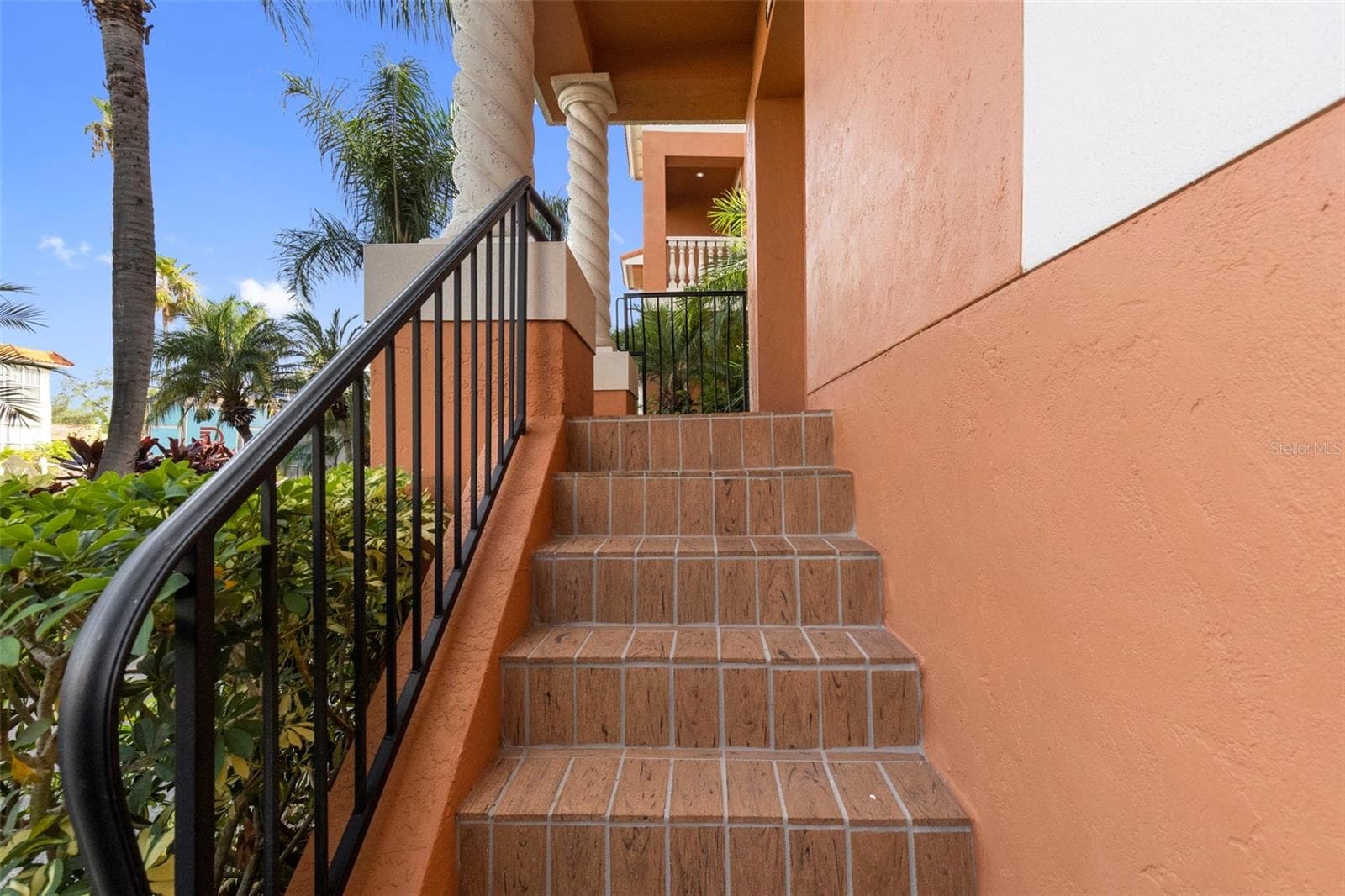 905 VILLA VENICIA WAY — photo 5 of 55
