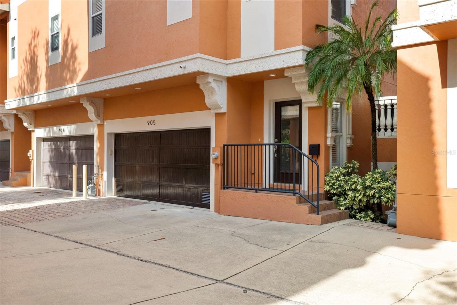 905 VILLA VENICIA WAY — photo 45 of 55