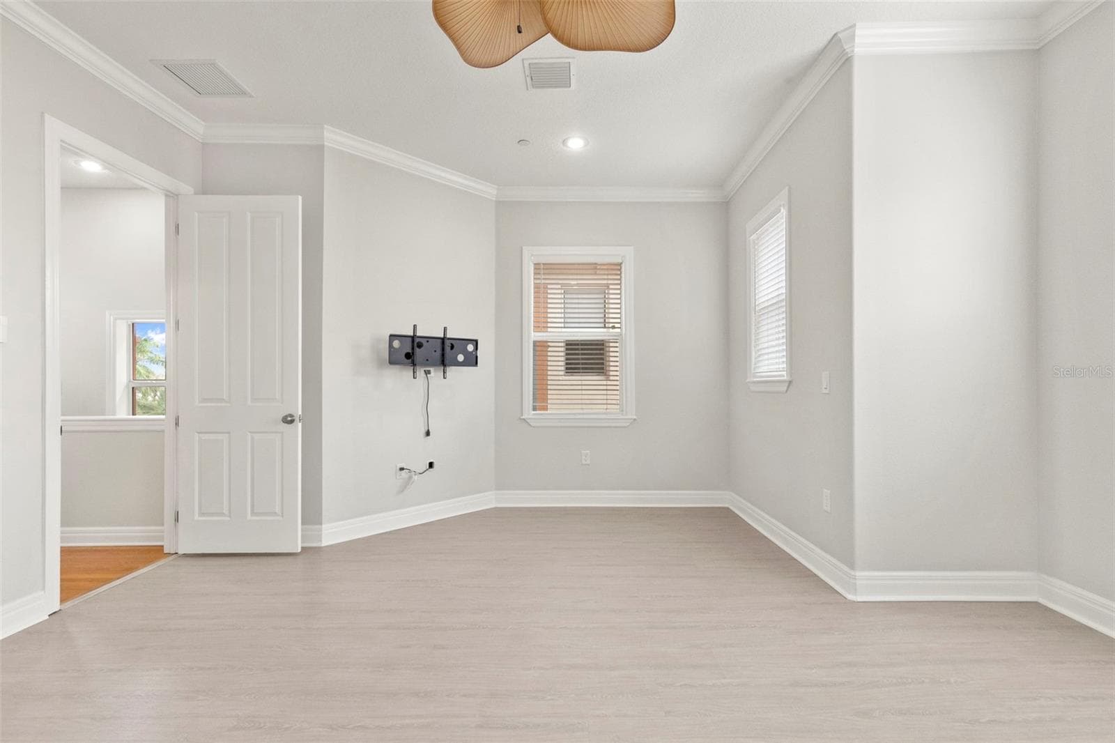 905 VILLA VENICIA WAY — photo 25 of 55