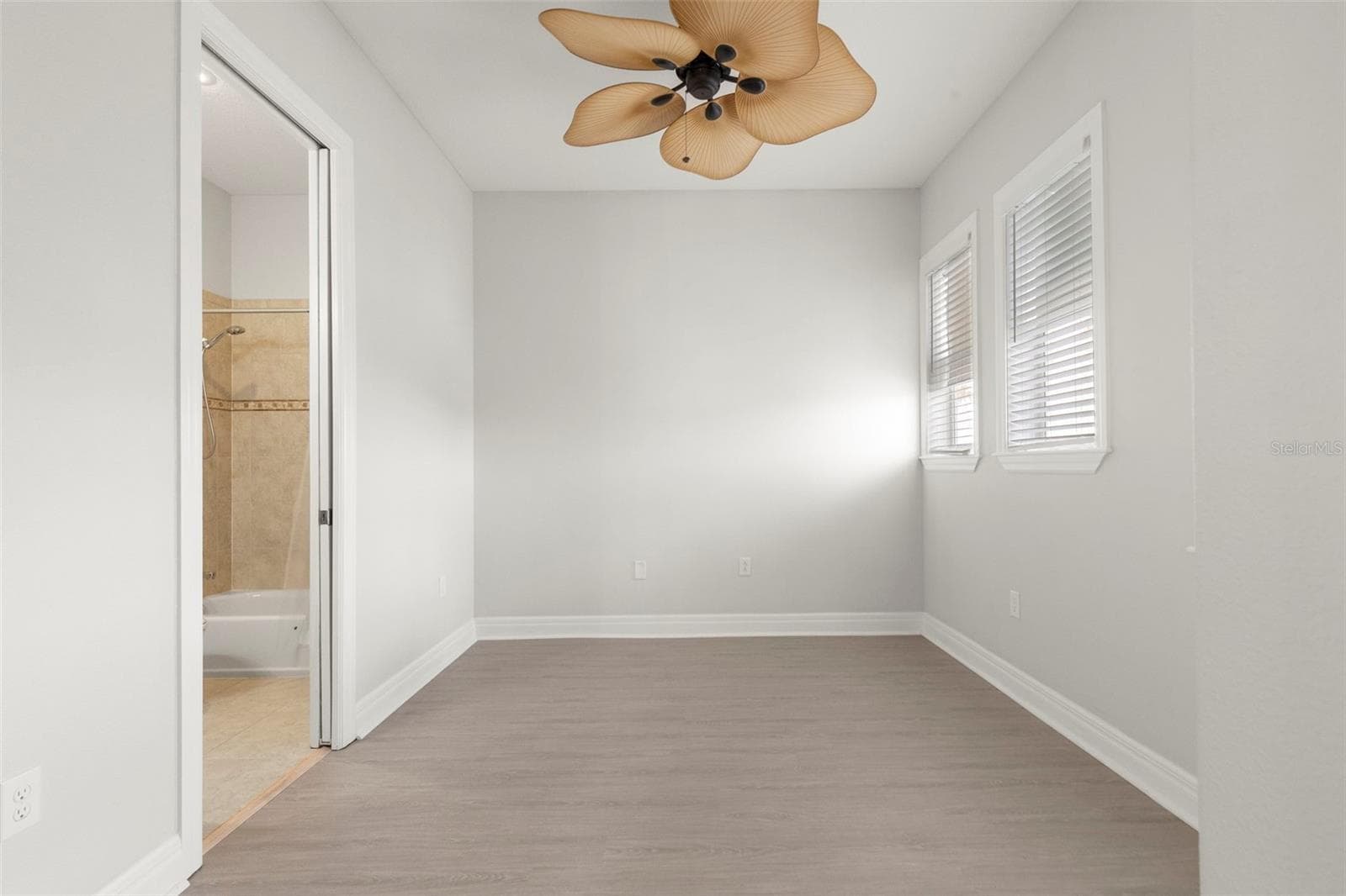 905 VILLA VENICIA WAY — photo 34 of 55