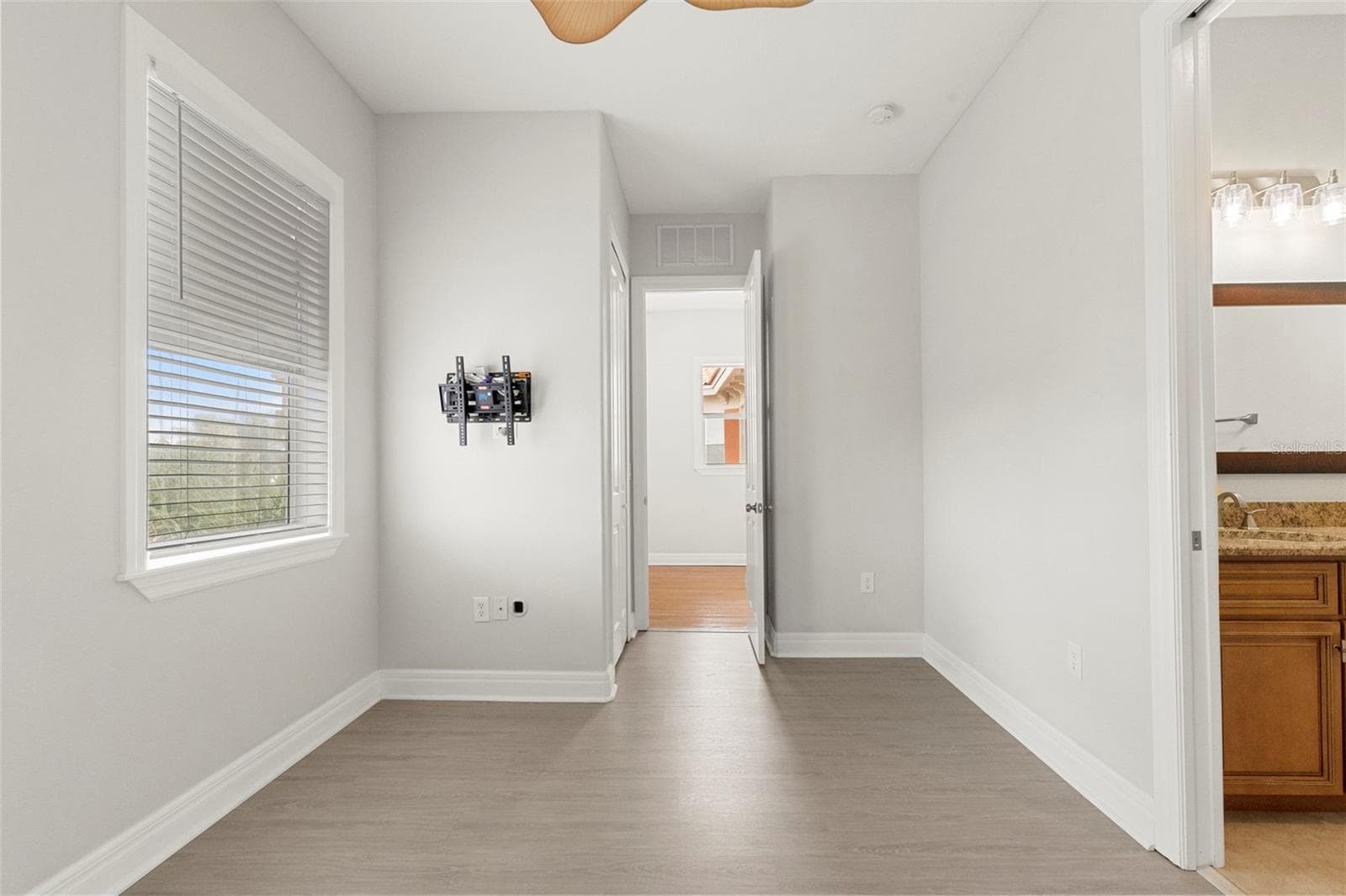 905 VILLA VENICIA WAY — photo 33 of 55