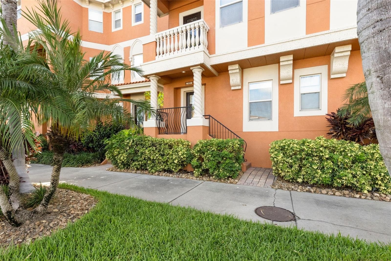 905 VILLA VENICIA WAY — photo 3 of 55