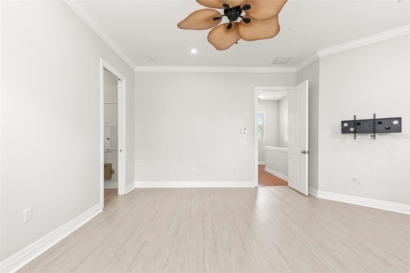 905 VILLA VENICIA WAY — photo 30 of 55