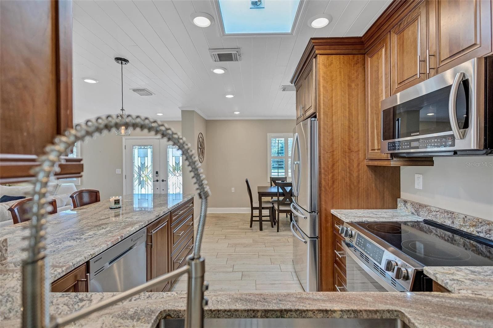 302 MAYO STREET — photo 18 of 44