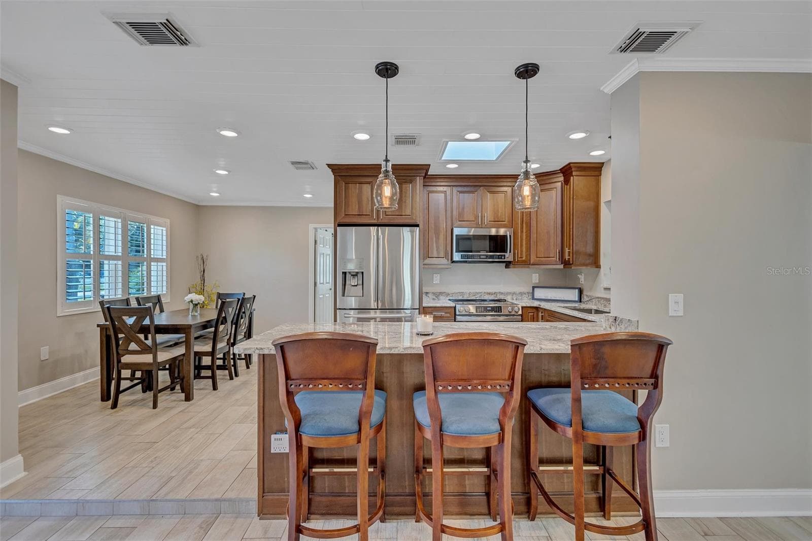 302 MAYO STREET — photo 14 of 44