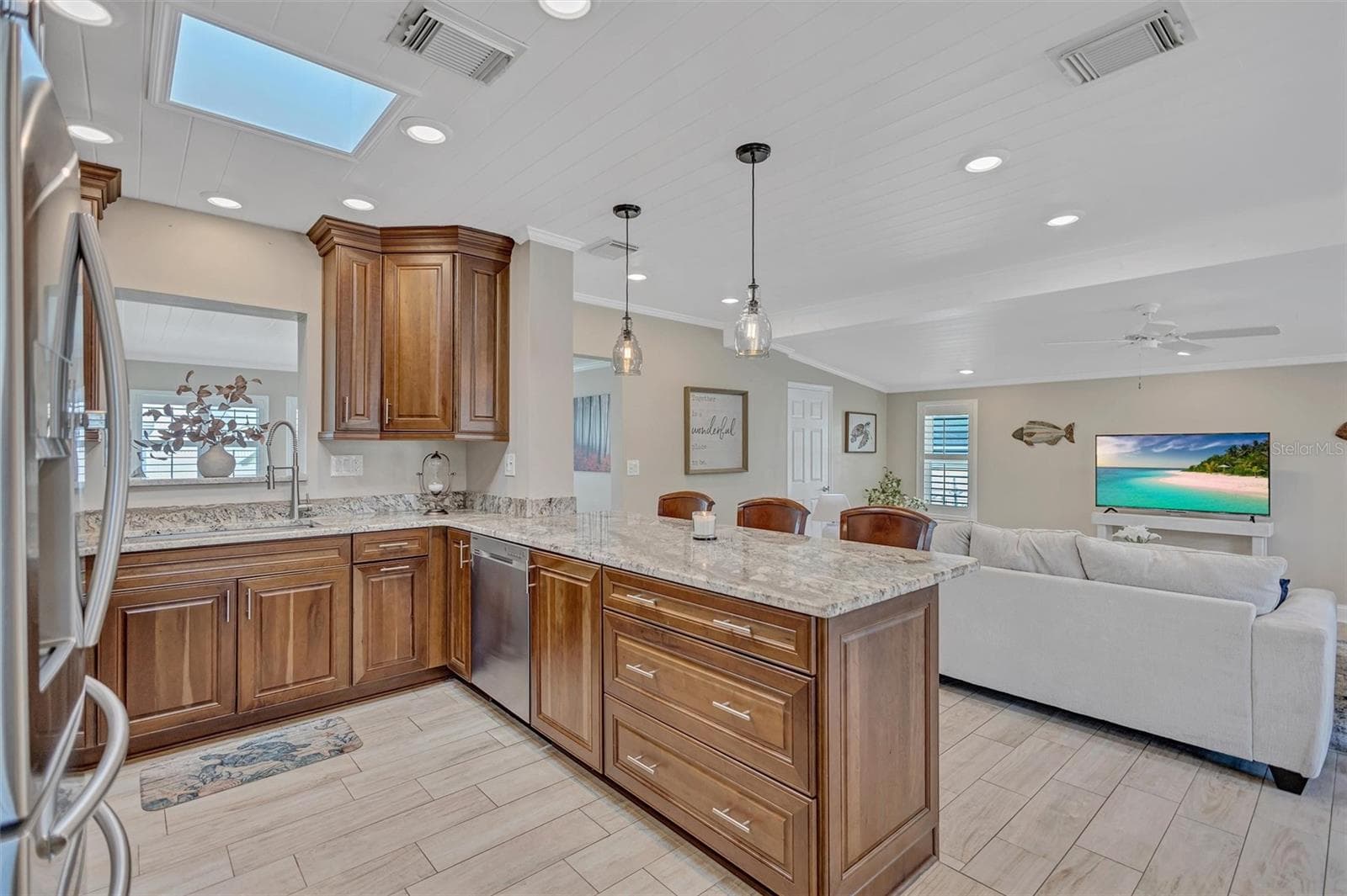 302 MAYO STREET — photo 17 of 44