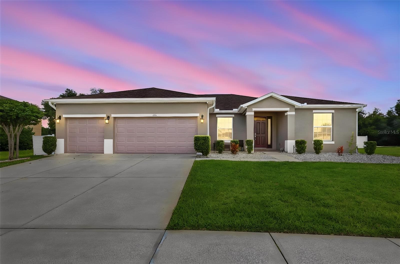 1346 LAKE BATON DRIVE — photo 1 of 33