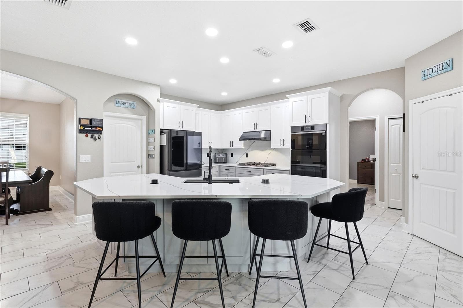 1346 LAKE BATON DRIVE — photo 13 of 33