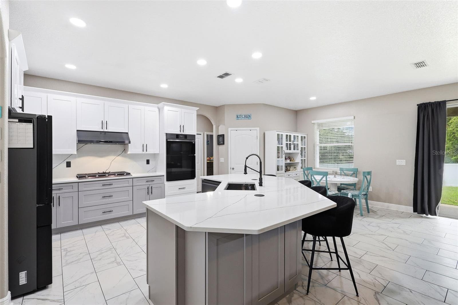 1346 LAKE BATON DRIVE — photo 14 of 33