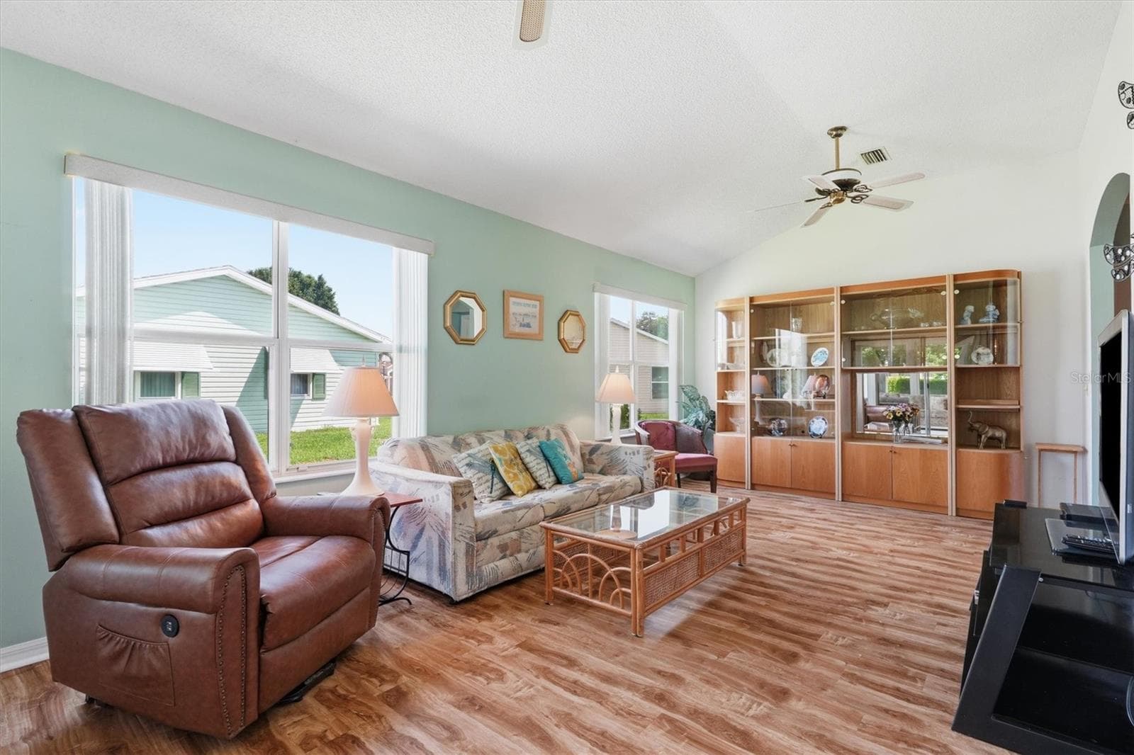 1260 GRANADA COURT — photo 16 of 52