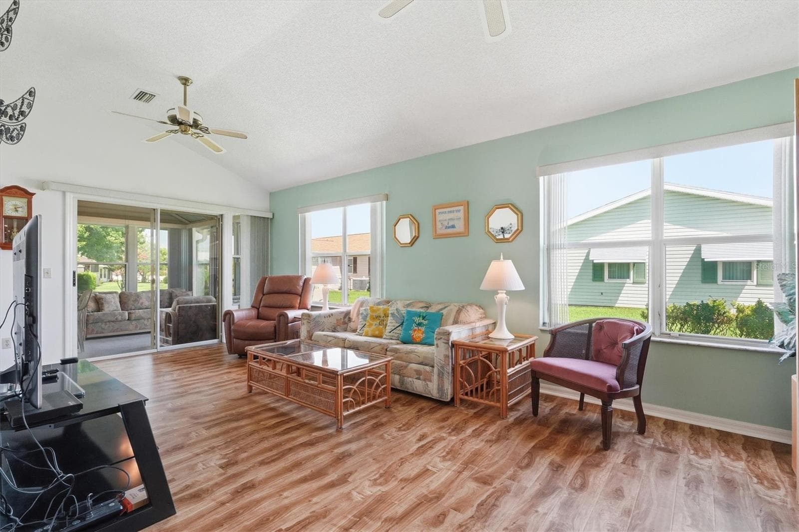 1260 GRANADA COURT — photo 17 of 52