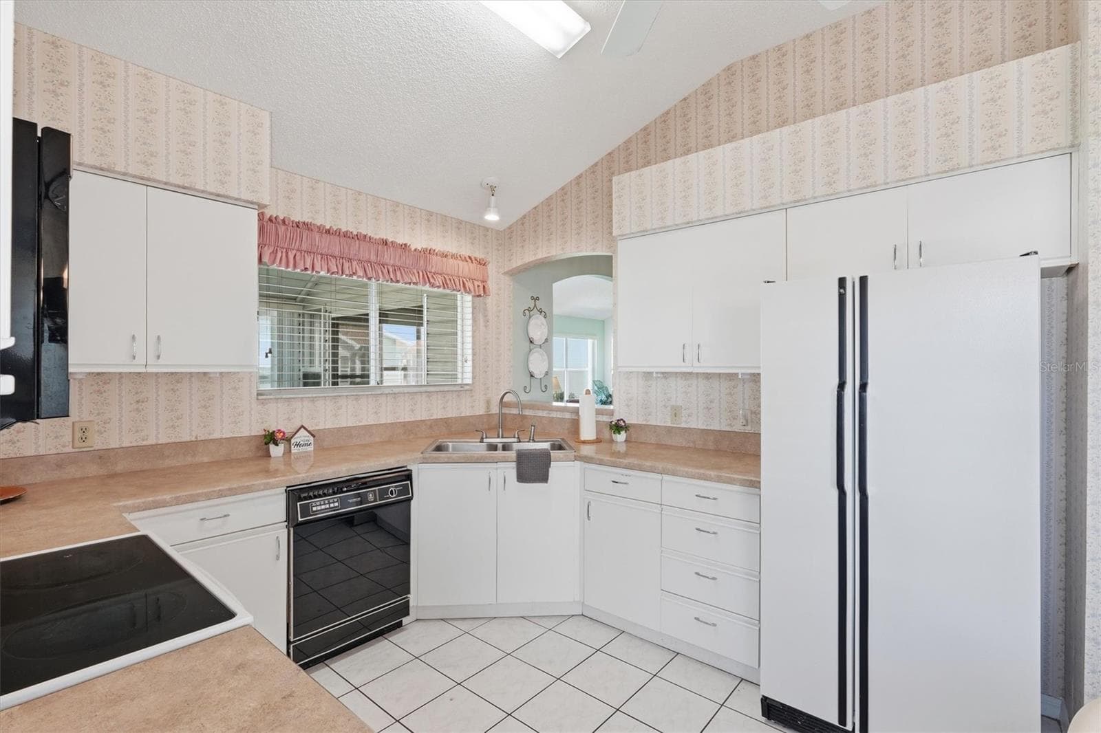 1260 GRANADA COURT — photo 20 of 52