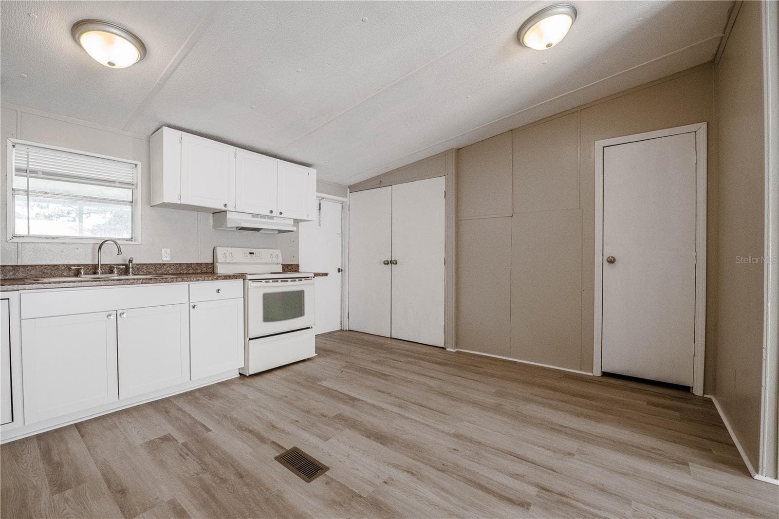 410 AVENUE A WAHNETA — photo 5 of 24