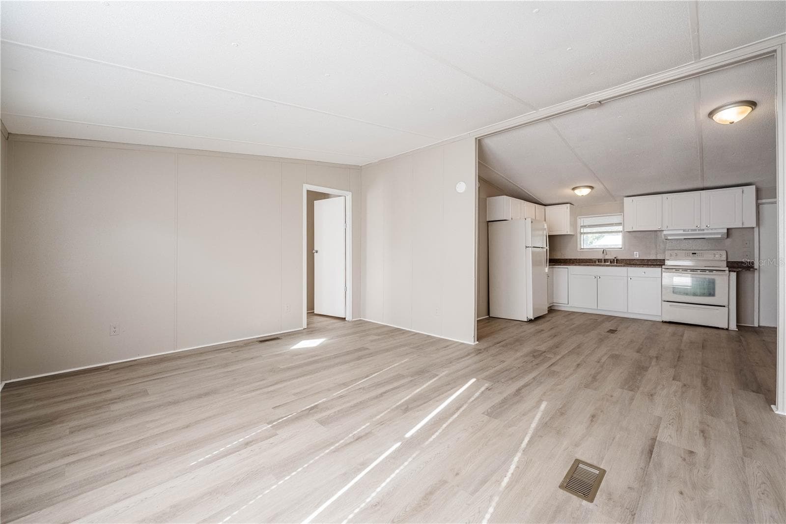 410 AVENUE A WAHNETA — photo 3 of 24
