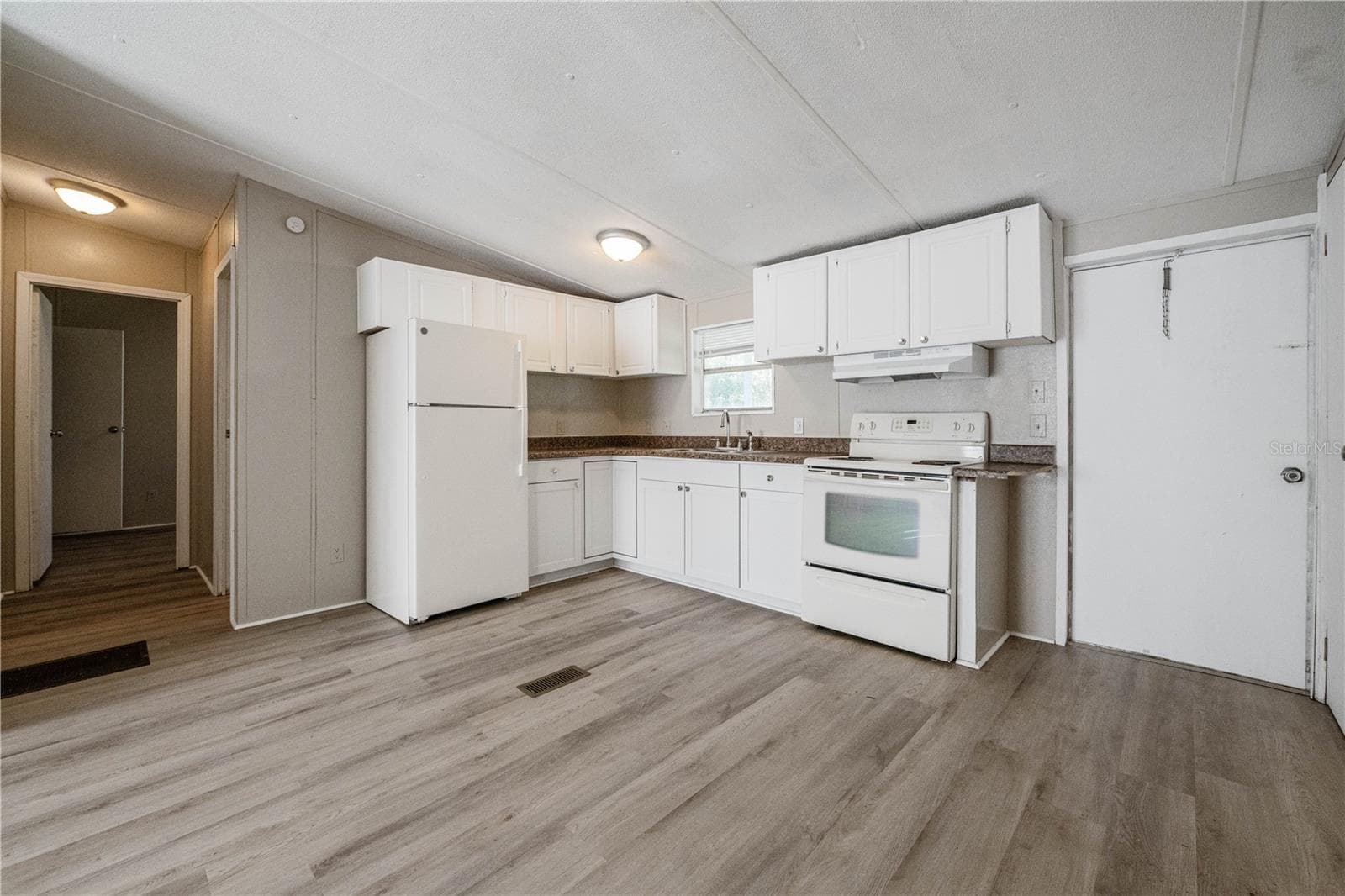 410 AVENUE A WAHNETA — photo 7 of 24